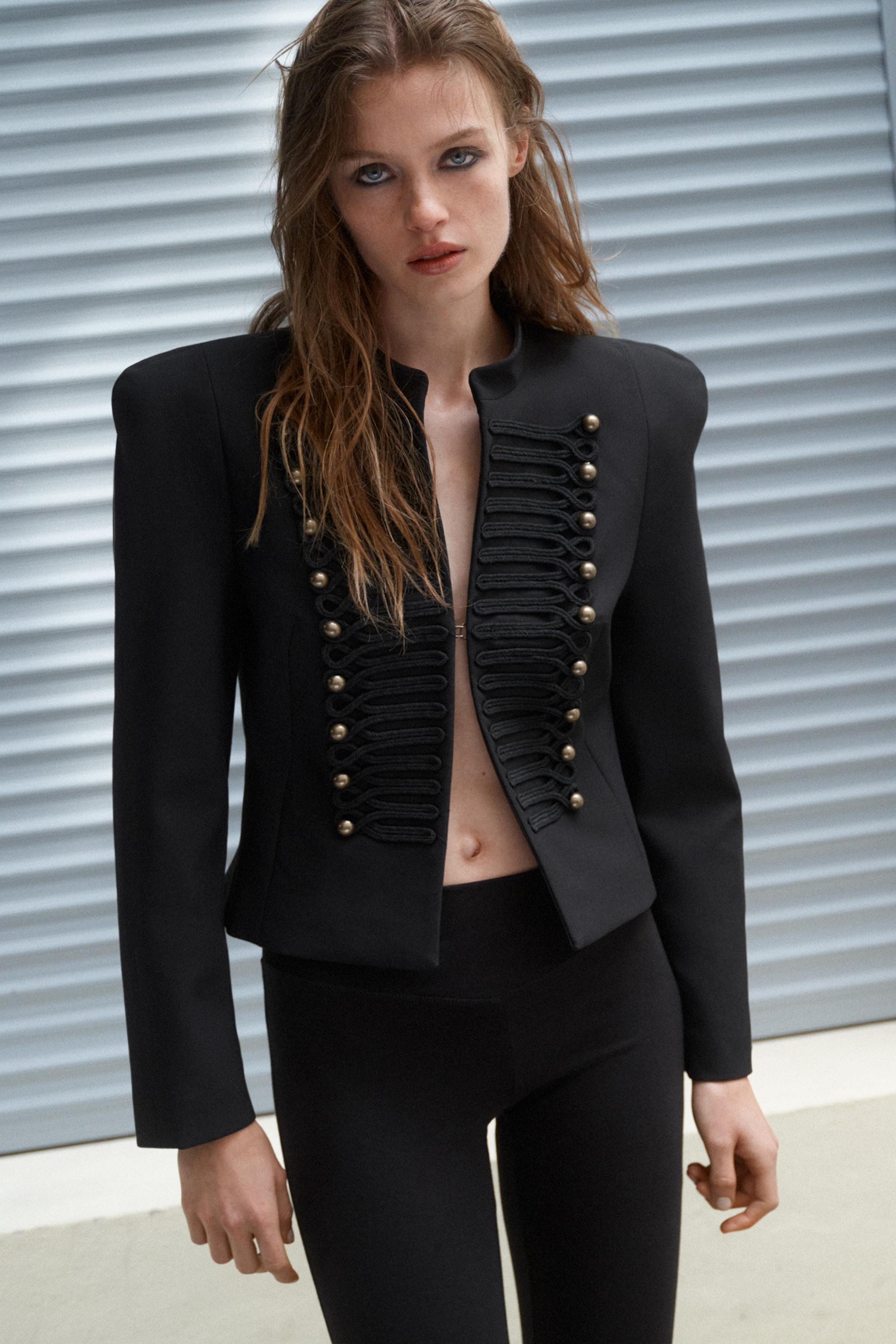 Alera | Fitted Blazer