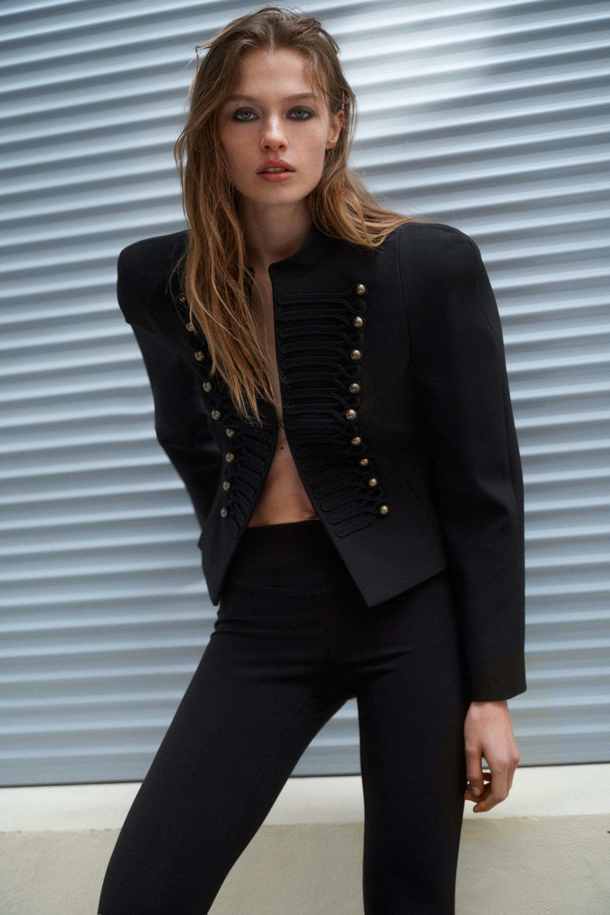 Alera | Fitted Blazer